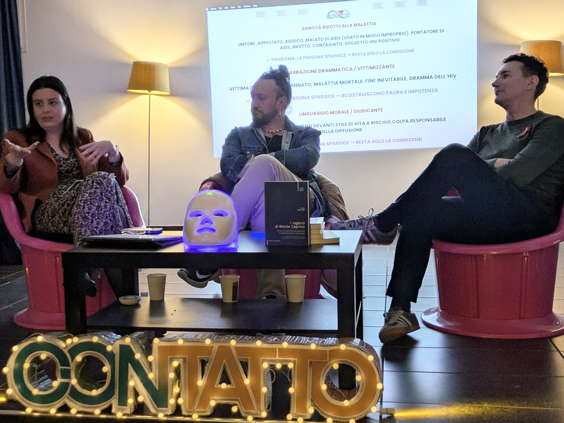 Le parole che raccontano. Tra informazione e storie vere