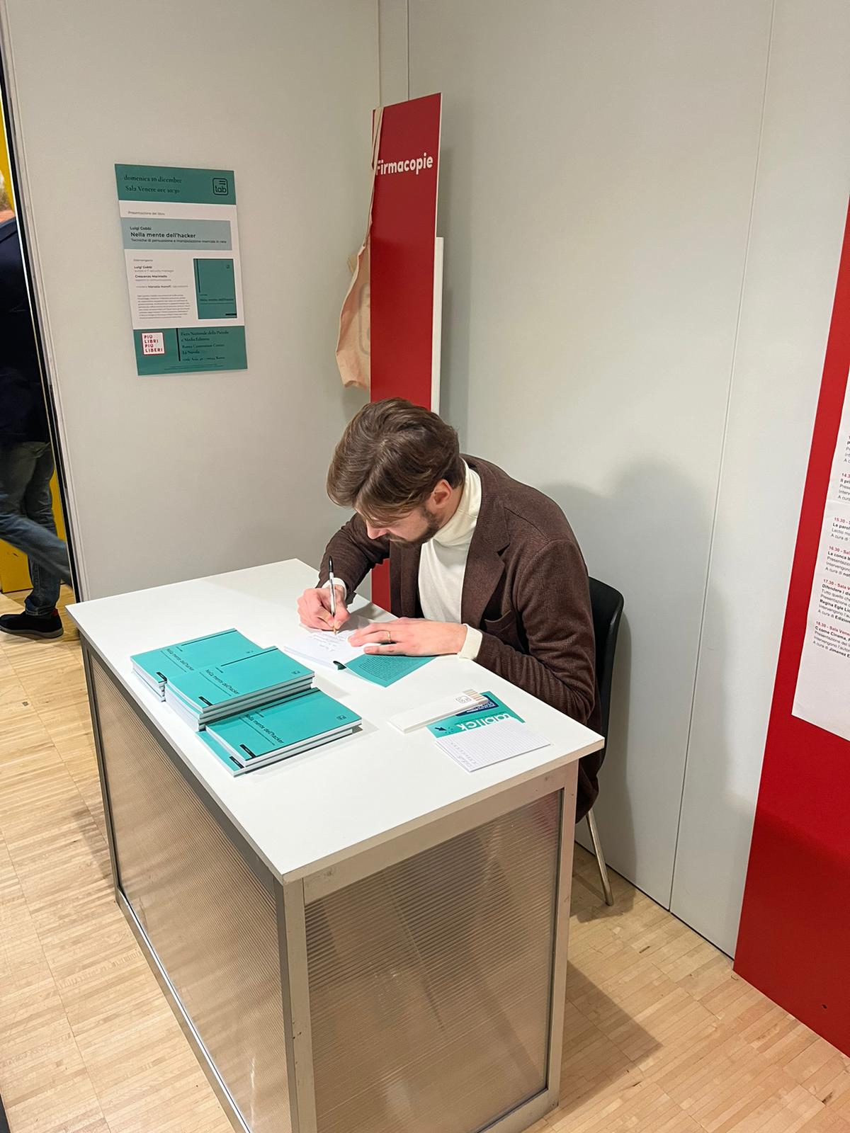 Hacker e manipolazioni mentali in rete