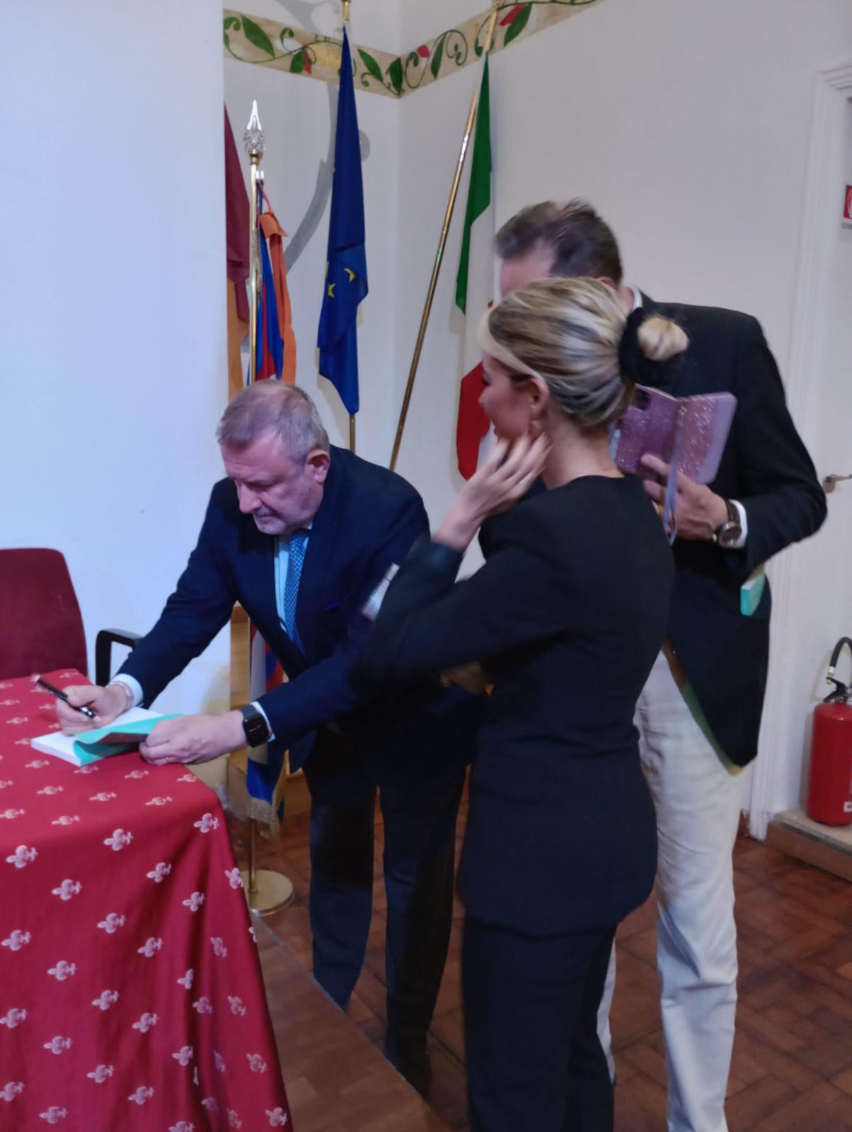 Presentazione | Tiffany. Biografia romanzata di una famiglia geniale