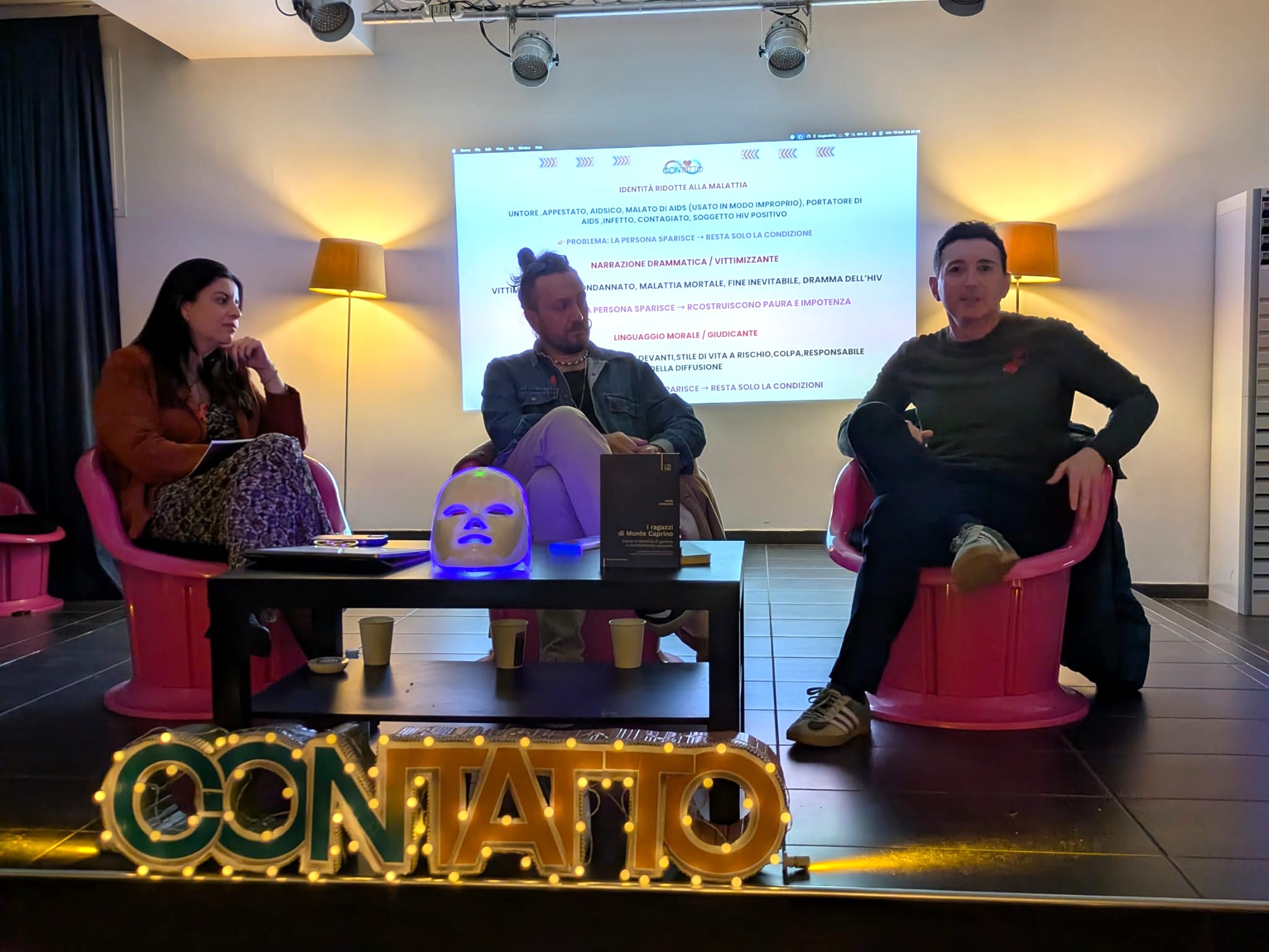 Le parole che raccontano. Tra informazione e storie vere