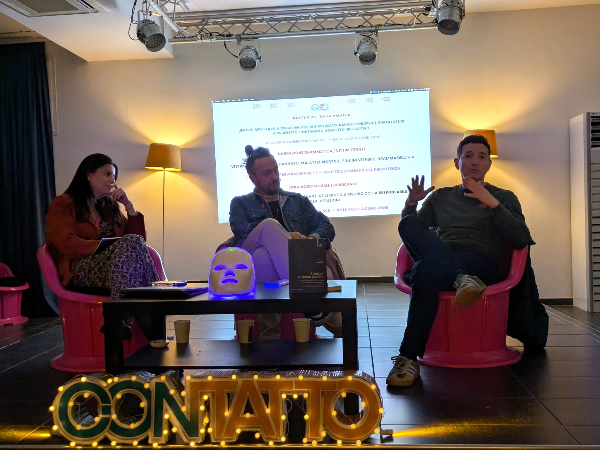 Le parole che raccontano. Tra informazione e storie vere