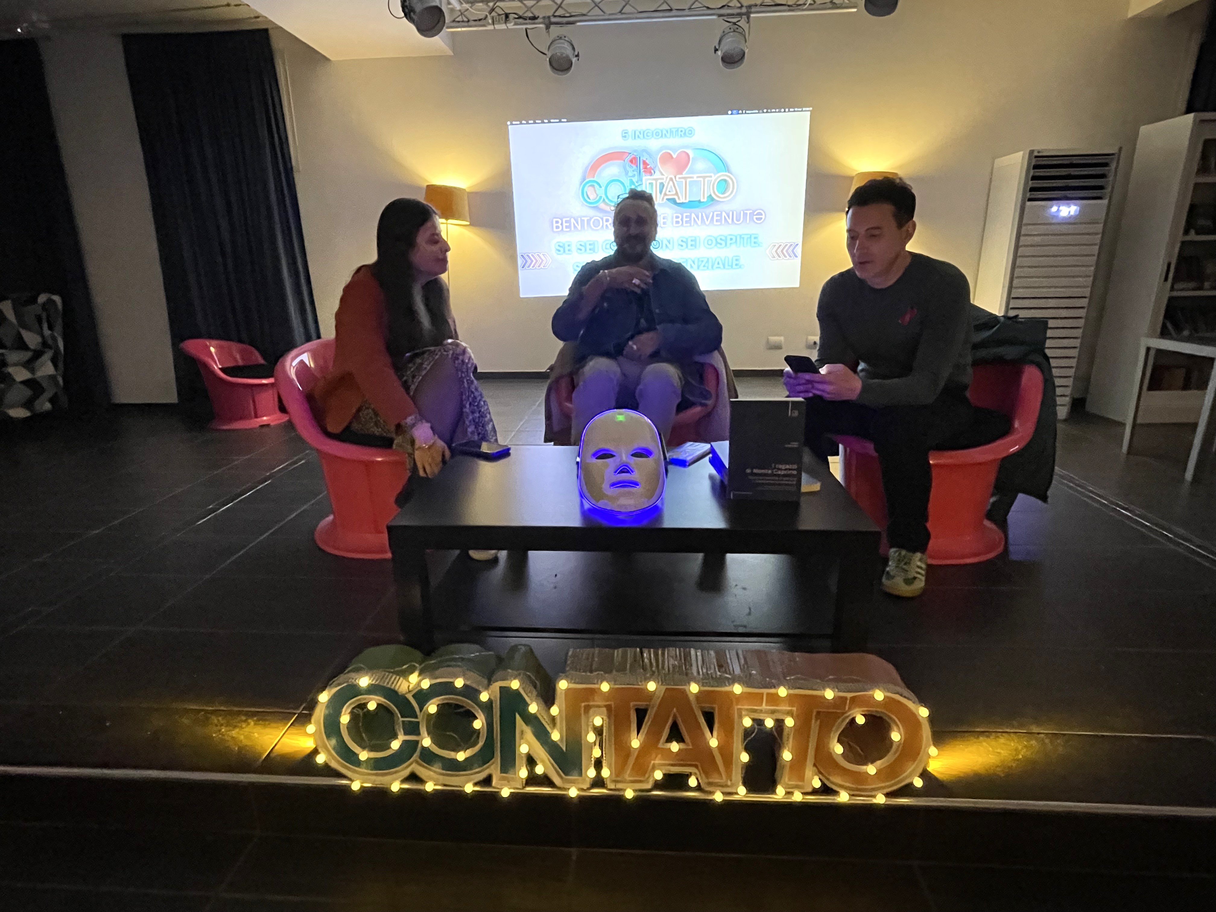 Le parole che raccontano. Tra informazione e storie vere