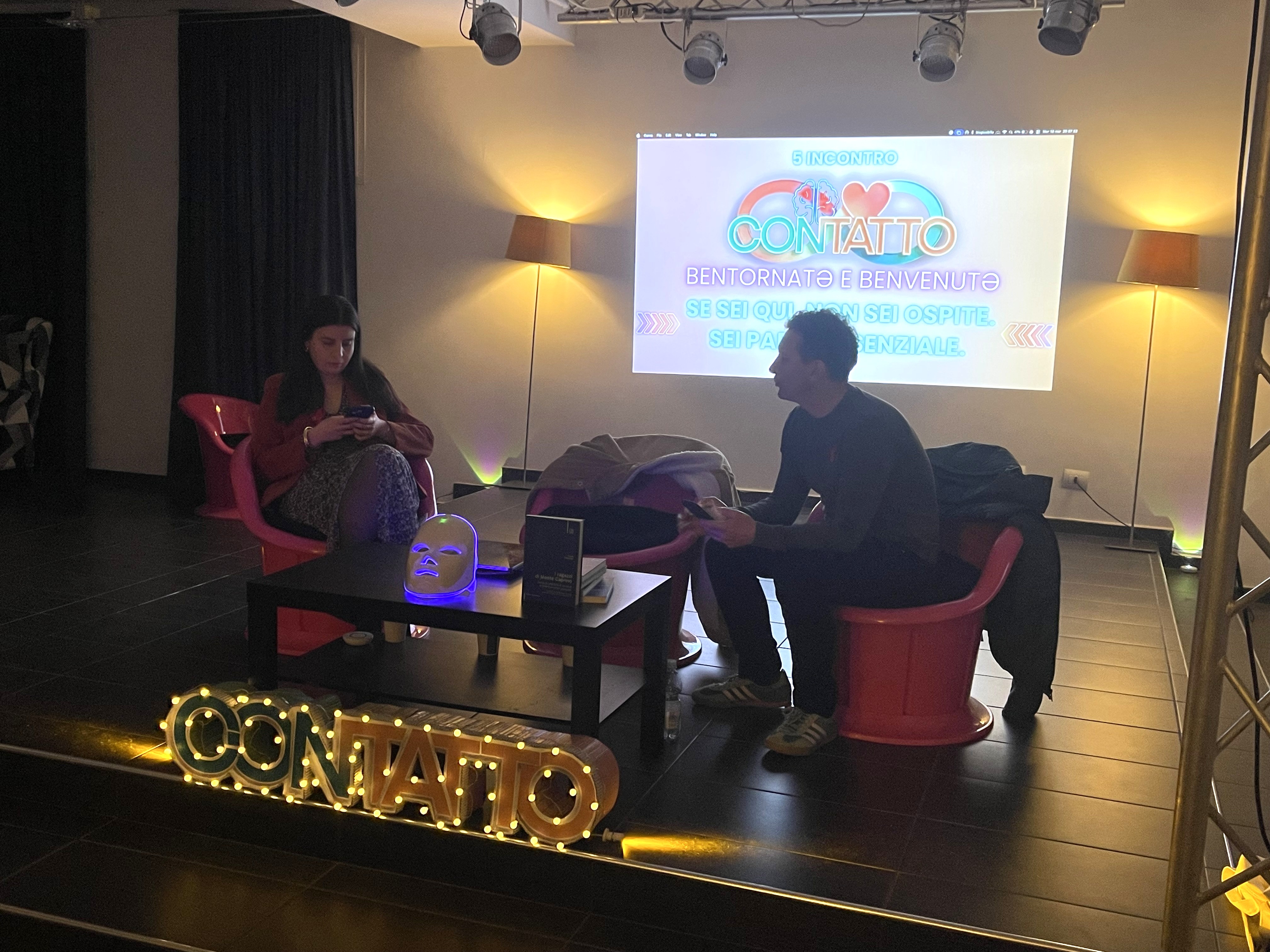 Le parole che raccontano. Tra informazione e storie vere